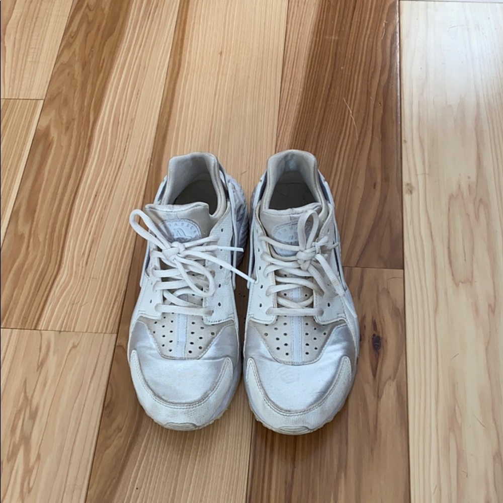 Huarche sneakers
